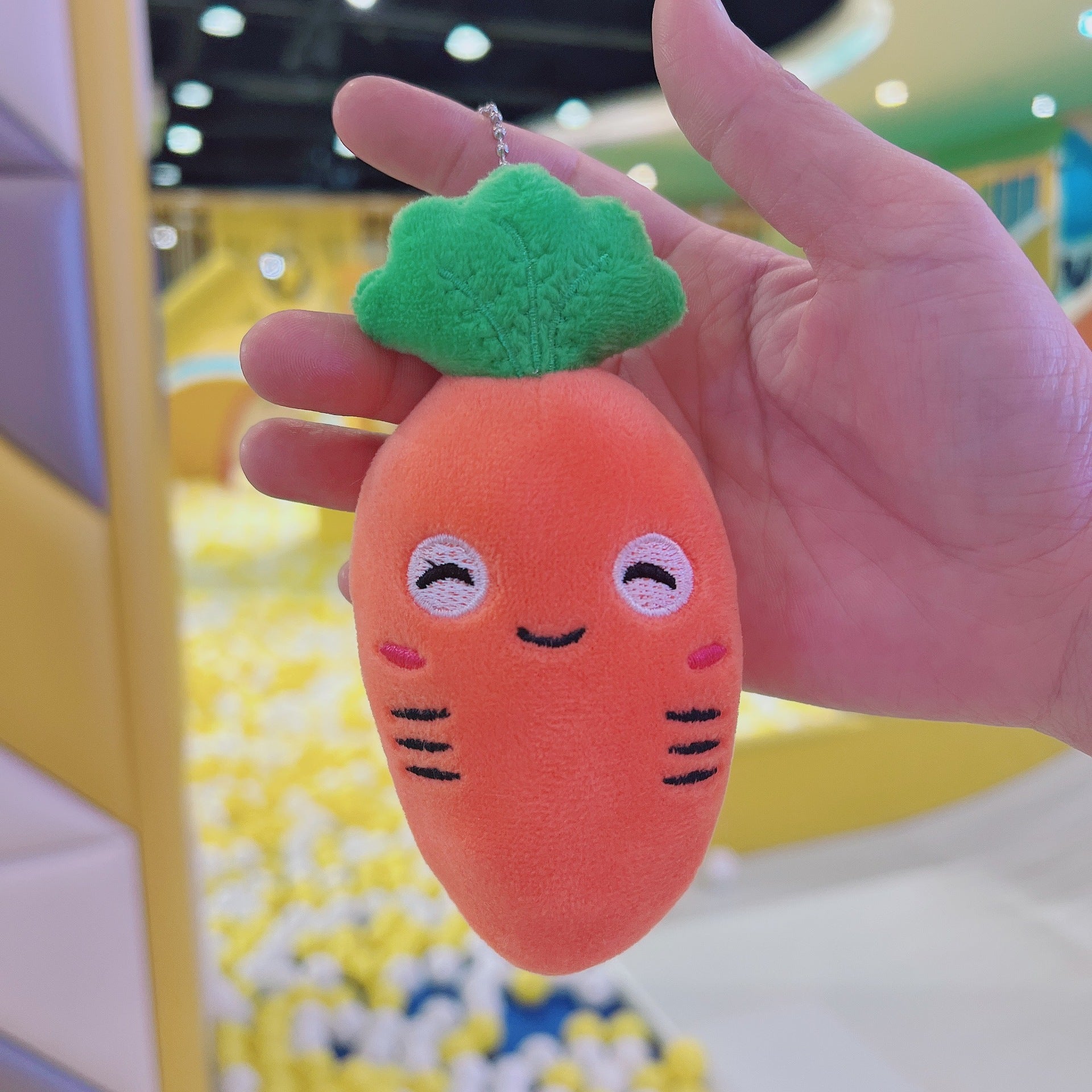 Wholesale Cute cartoon simulation radish pendant fruit and vegetable plush doll bag keychain Doll Doll