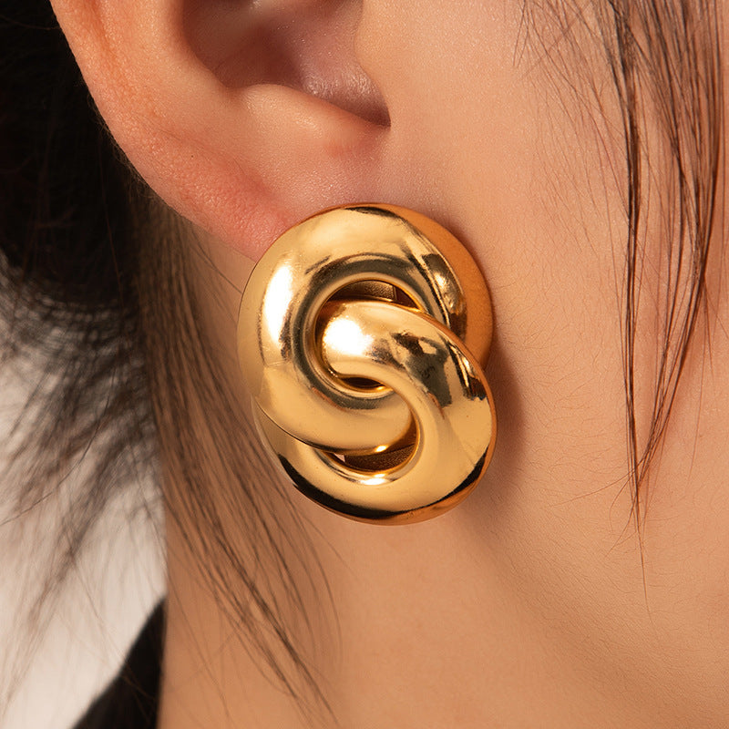 Wholesale steel solid smooth earrings  autumn and winter earrings  earbuckle