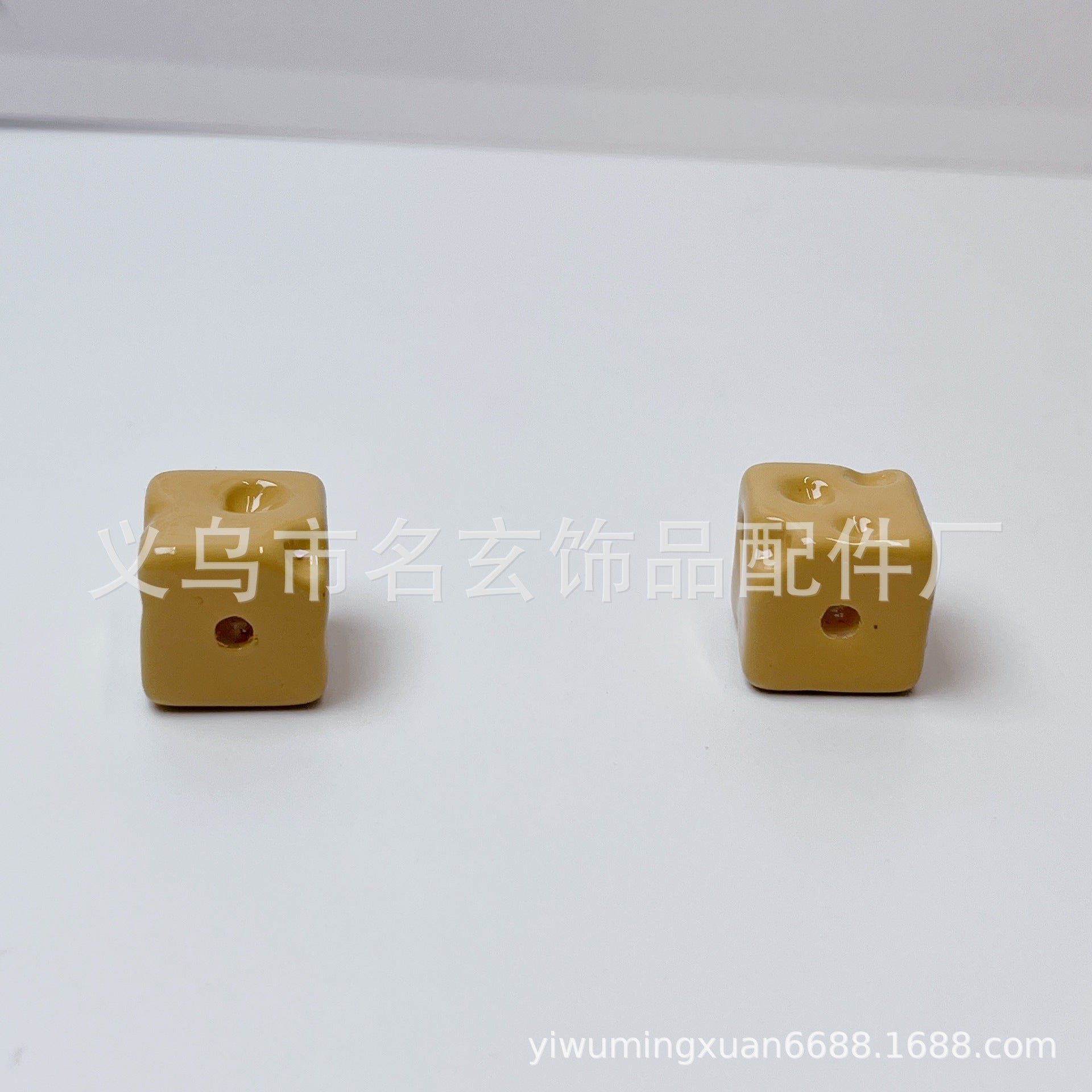 Wholesale   Random 200pcs /pack   Acrylic painted square cheese beads  Acrylic Beads