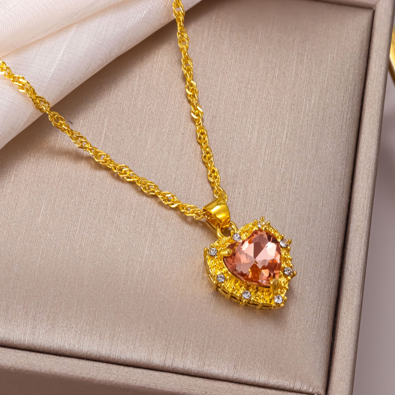 Wholesale Pink Diamond Heart Shaped Zircon Necklace