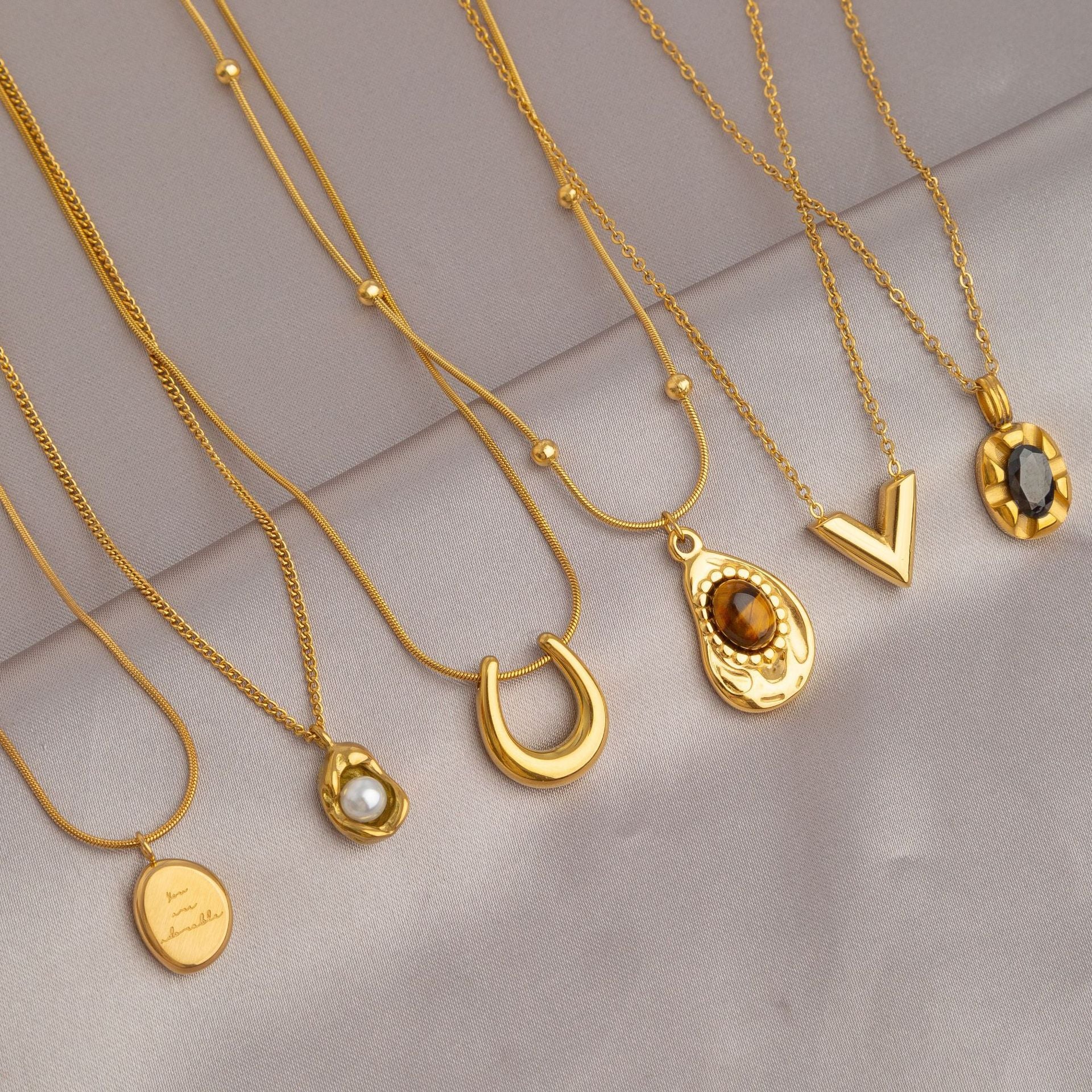 Wholesale Gold Titanium Steel Necklace for Women,  Non-Fading