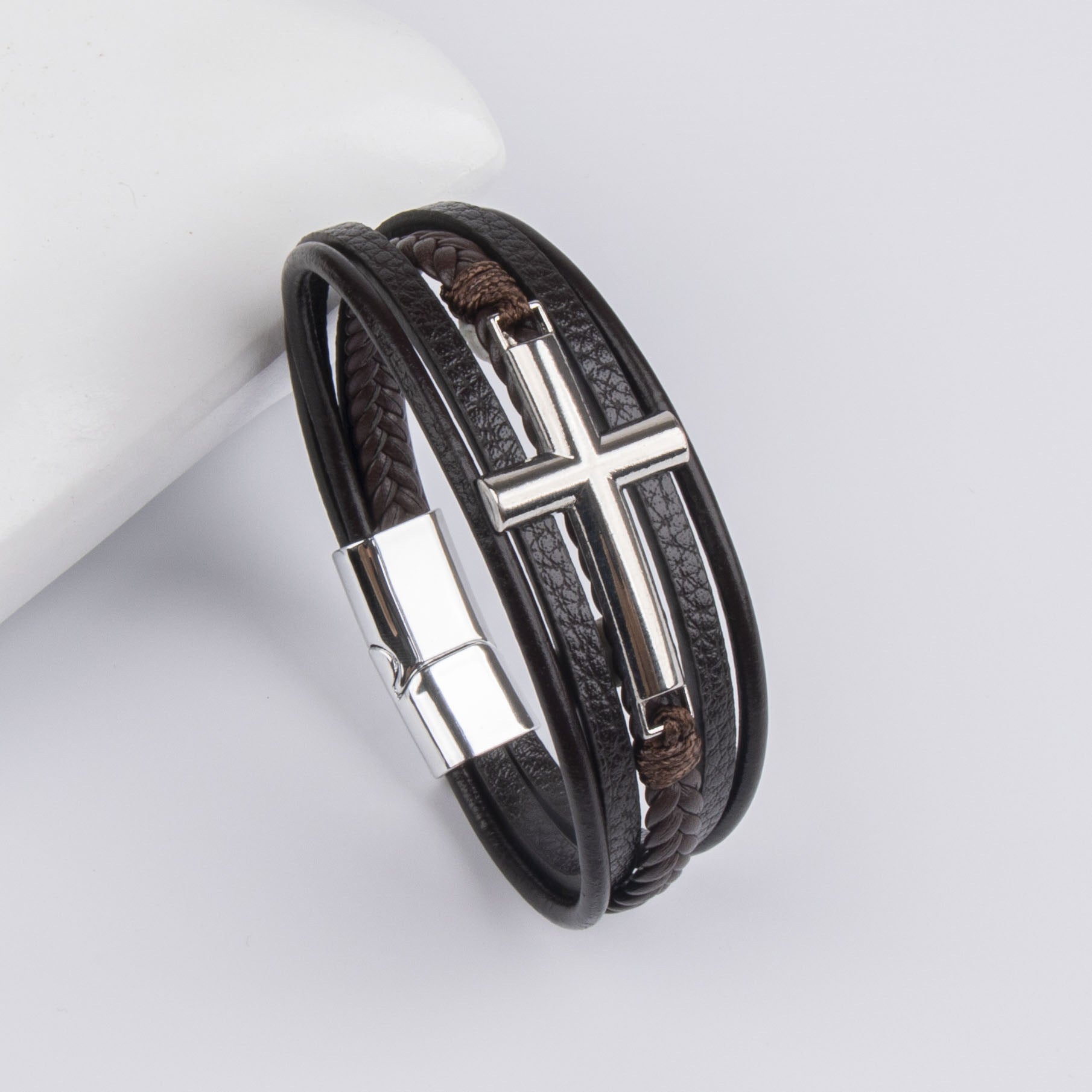 Wholesale Vintage alloy cross accessory magnet buckle leather bracelet
