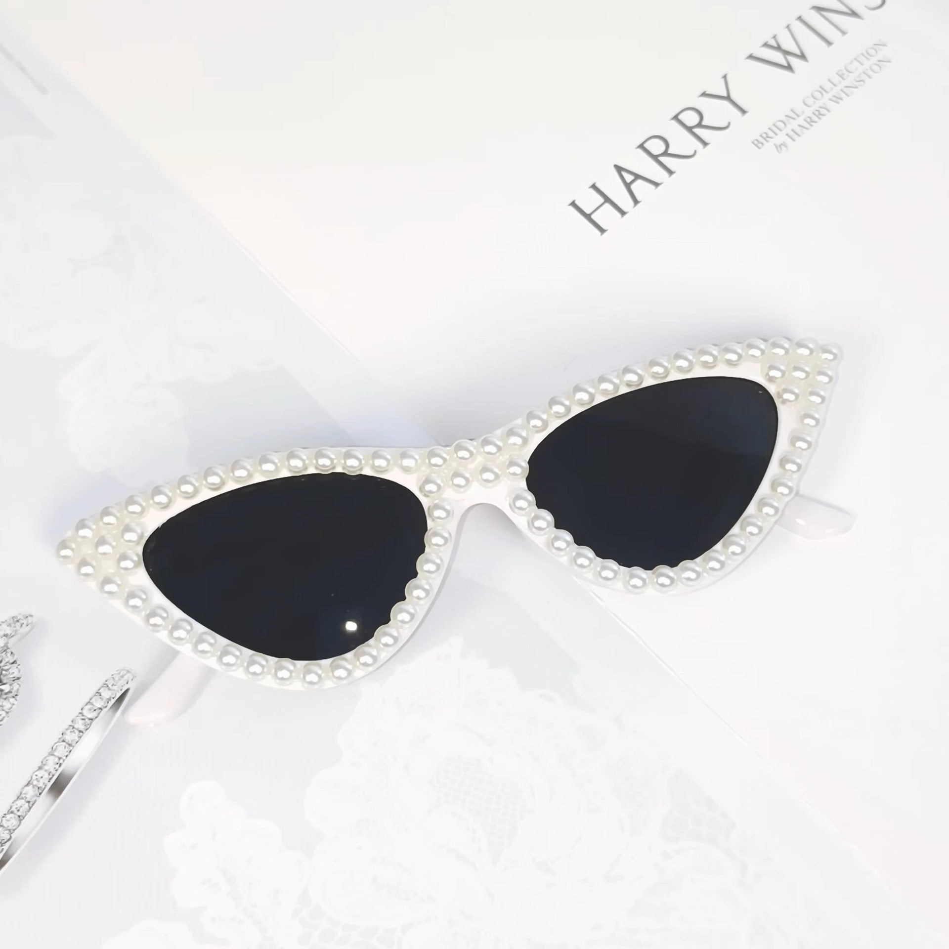 Wholesale Sunscreen Party Triangle Cat-eye Sunglasses with Pearls