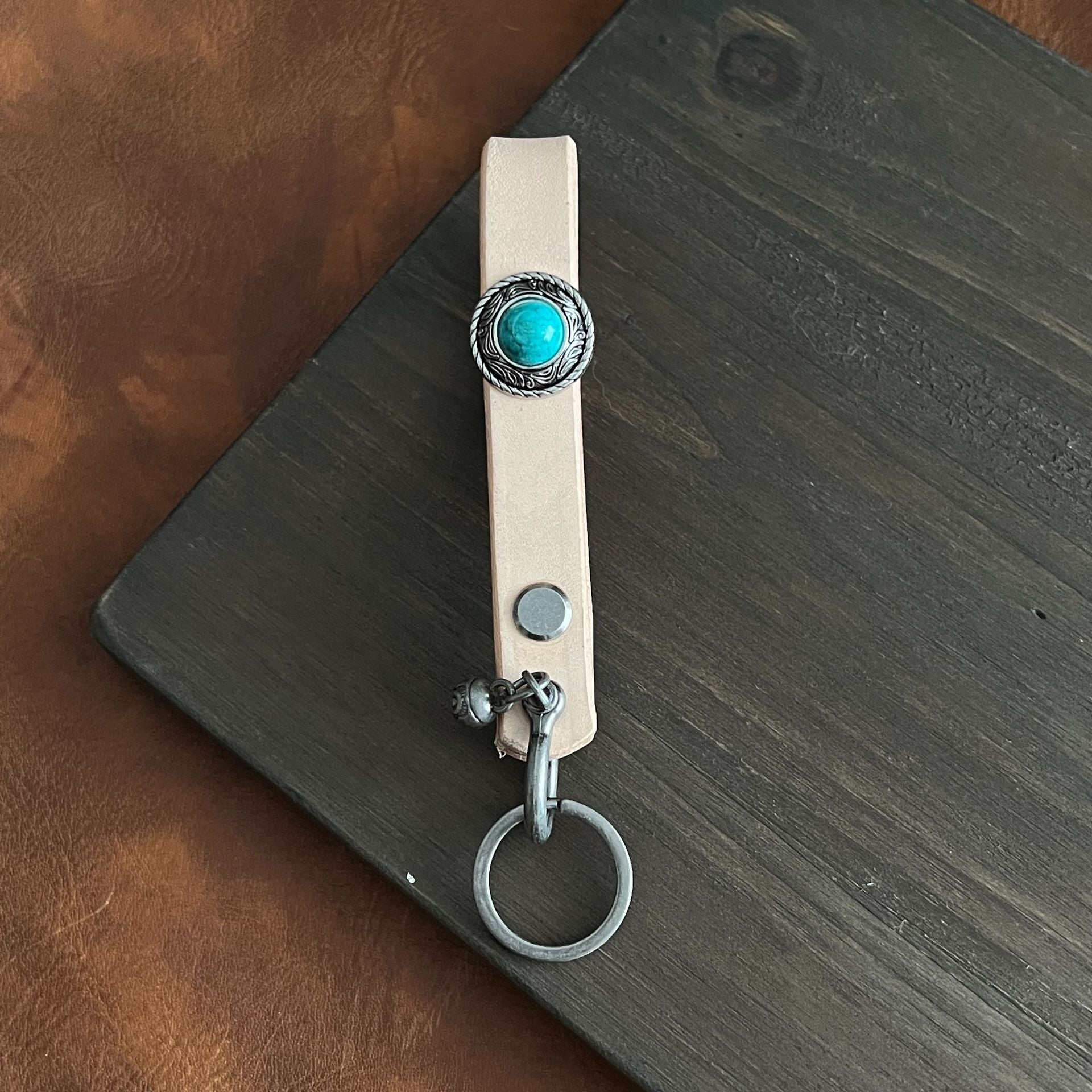 Wholesale Cowhide Genuine Leather Turquoise Keychains