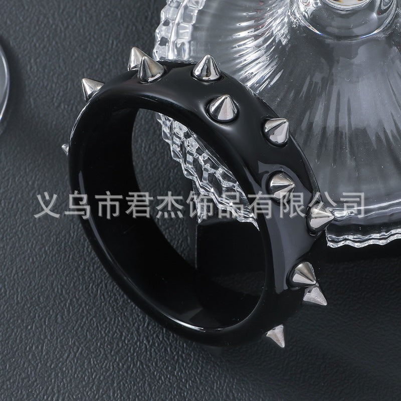 Wholesale Trendy and domineering punk rivet  bracelet