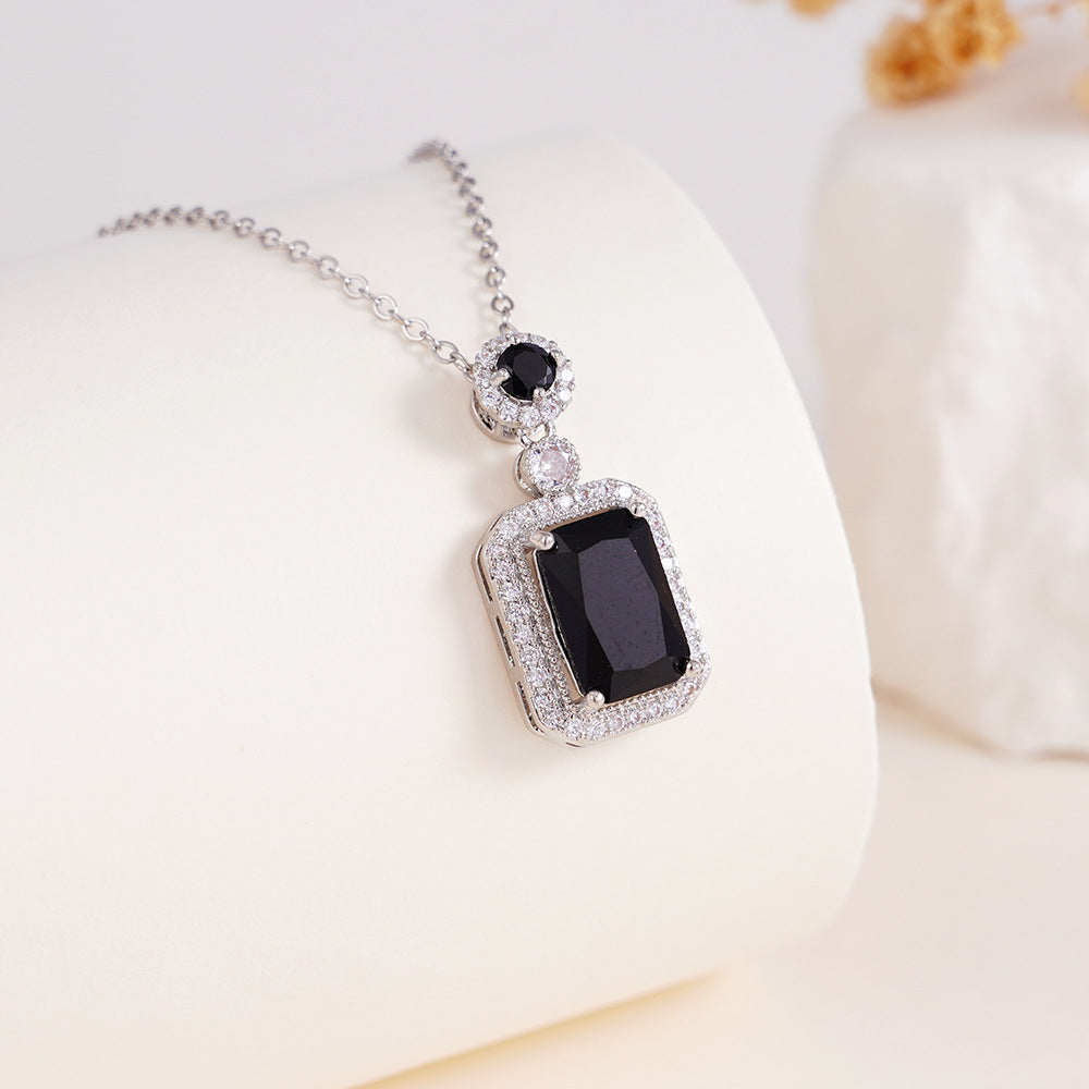 Wholesale Necklace Women' s Perfume Bottle Pendant Stainless Steel Clavicle Necklace