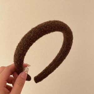 Wholesale Full of diamonds, super sparkling, elegant, fashionable and versatile colored diamond hair pressing headband