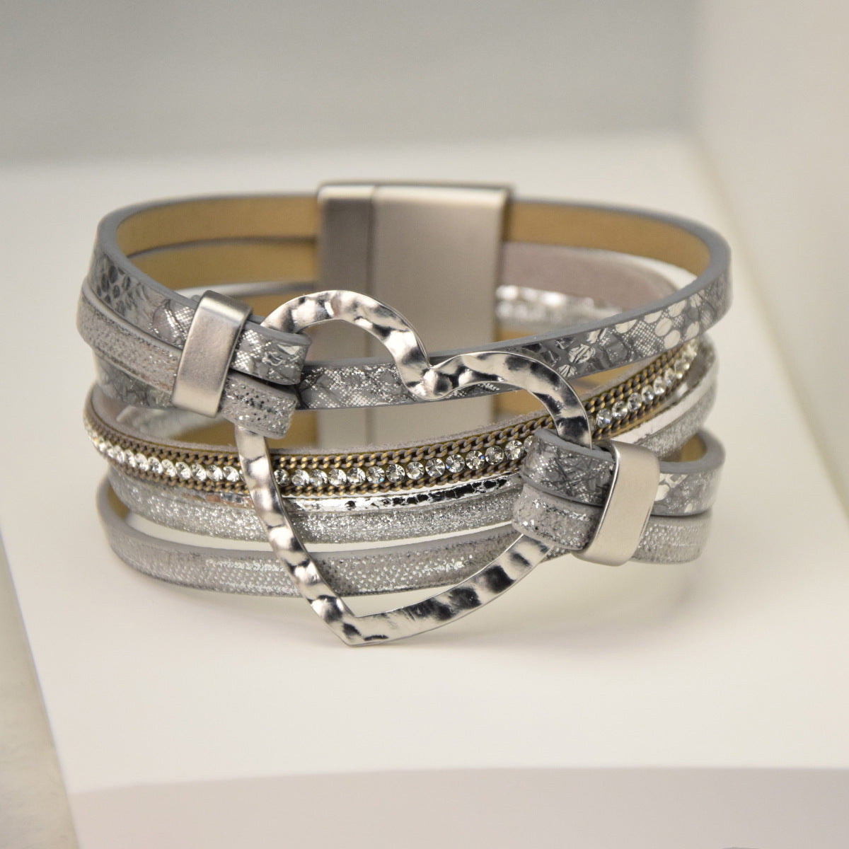 Wholesale 6pcs Exaggerated Heart Accessories Wrist Jewelry Magnetic Clasp Bracelet