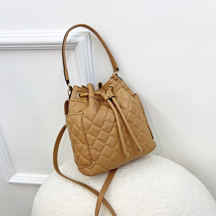 Wholesale Lingge PU Single Shoulder Crossbody Bag