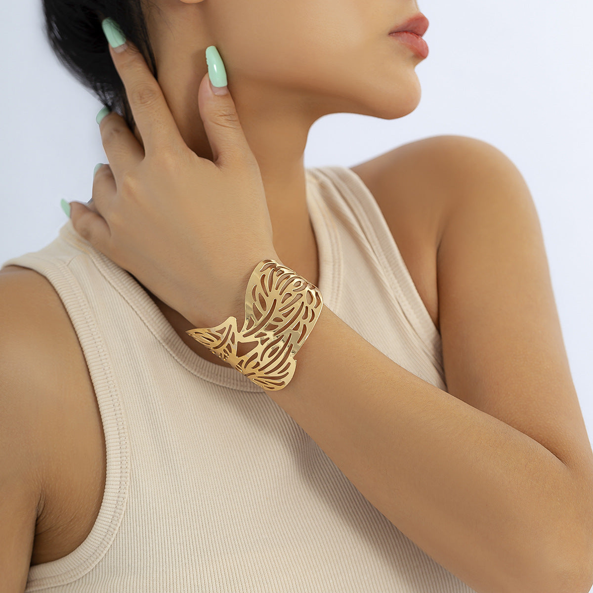 Wholesale Exaggerated Hollow Flower Leaf Opening Metal Bracelets