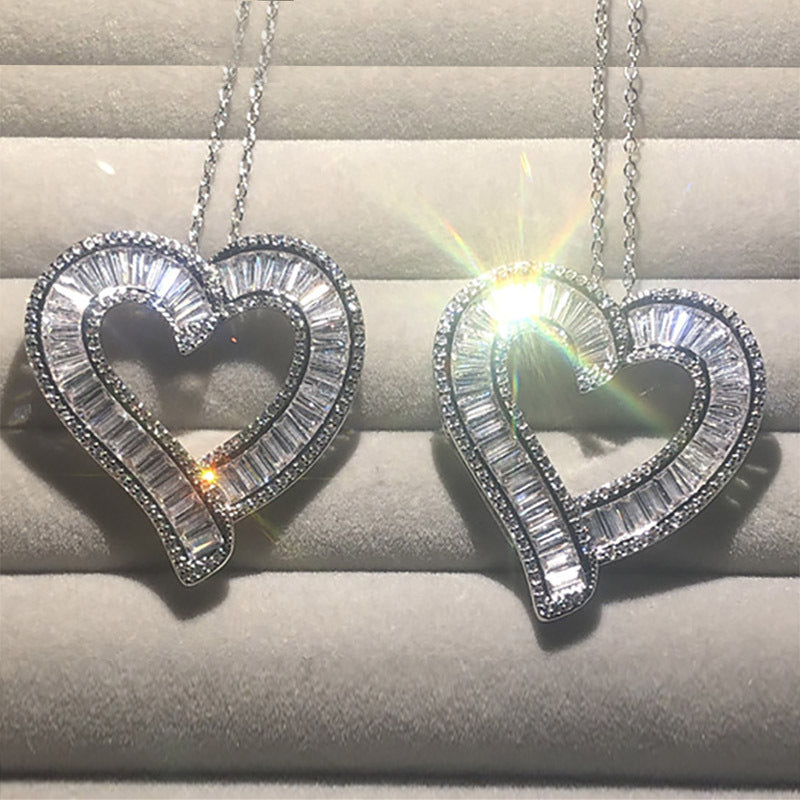 Wholesale Hollow heart diamond necklace for women simple sweet temperament peach heart shaped clavicle necklace