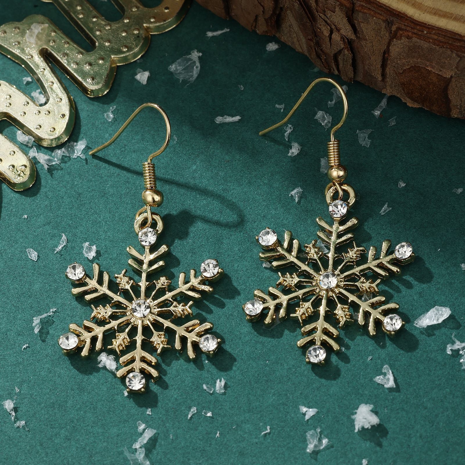 Wholesale Chic Christmas Snowflake Earrings For Women Zinc Alloy Rhinestone Fashion Jewelry Party Gift