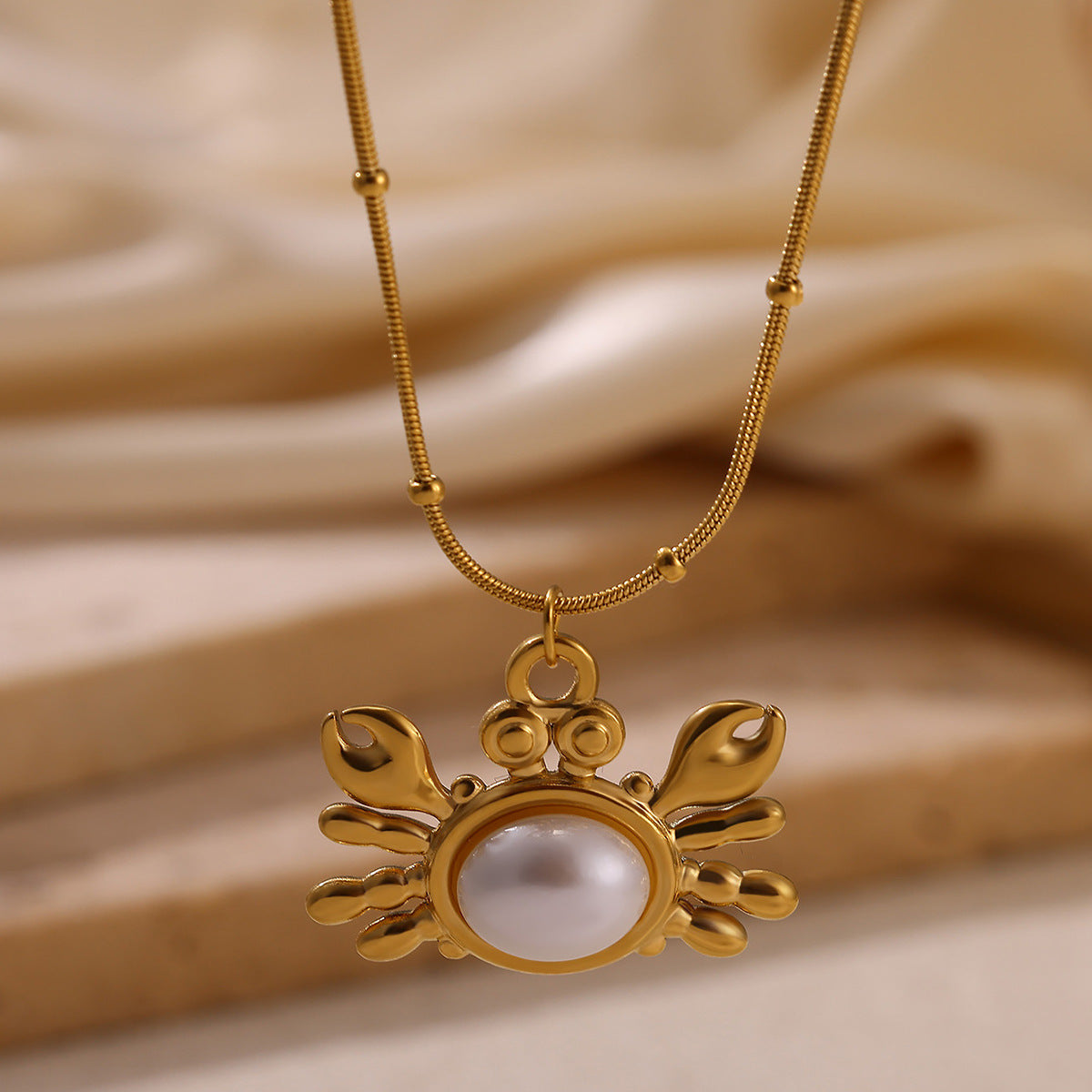 Wholesale stainless steel gold-plated crab fish pendant animal clavicle necklace