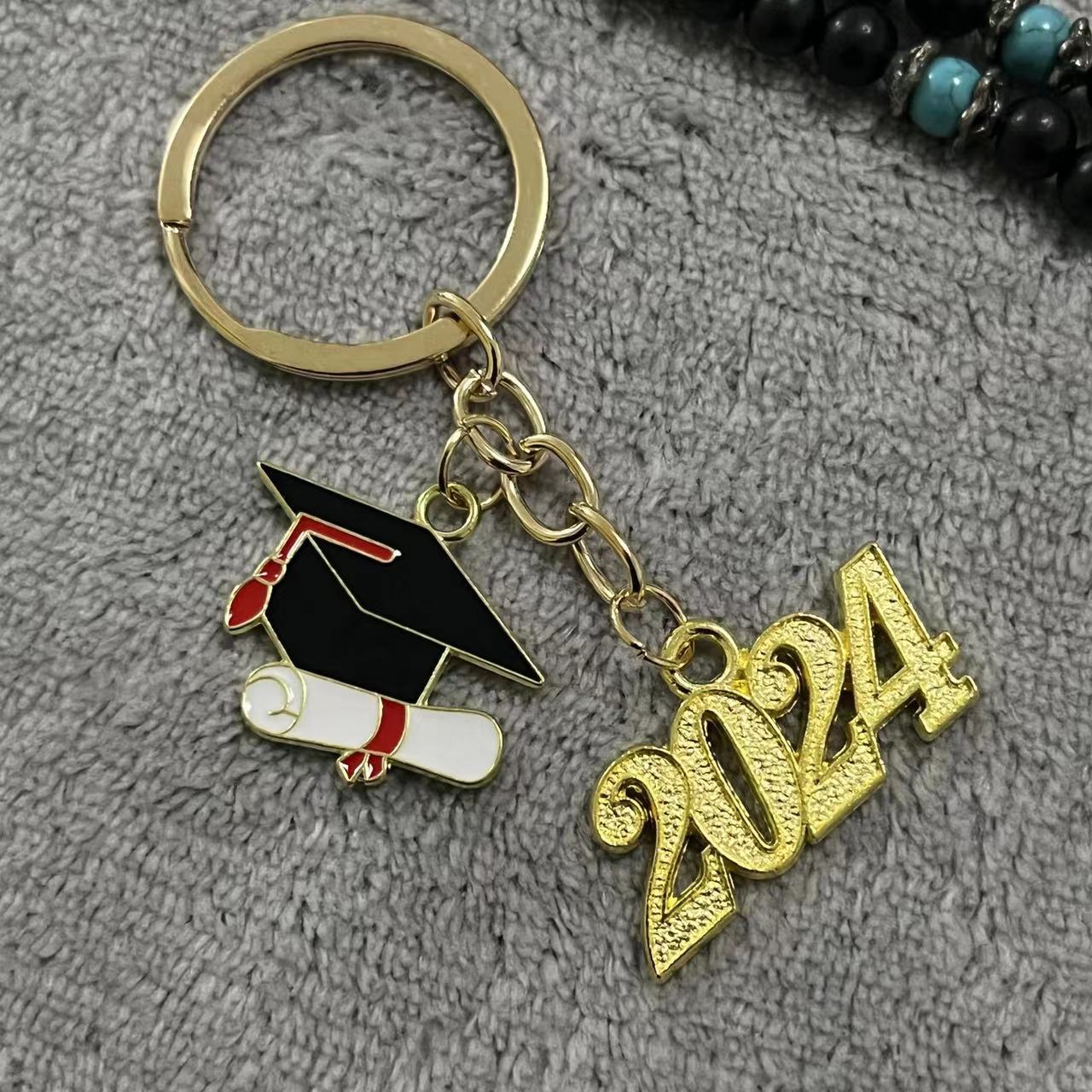 Wholesale Gold 2024 Bachelor's Cap Bachelor's Suit Graduation Season Entry Commemorative Keychain
