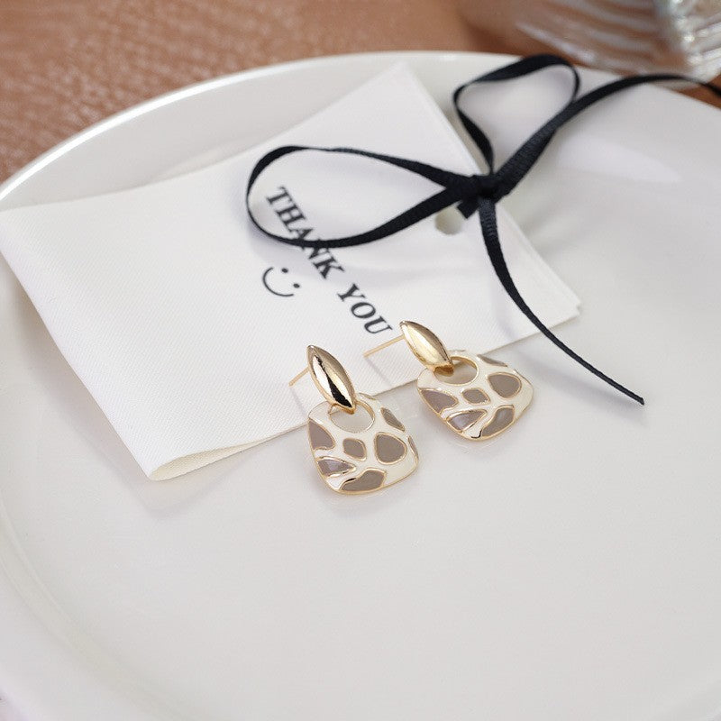 Wholesale French Retro Vintage Flower Pearl Earrings