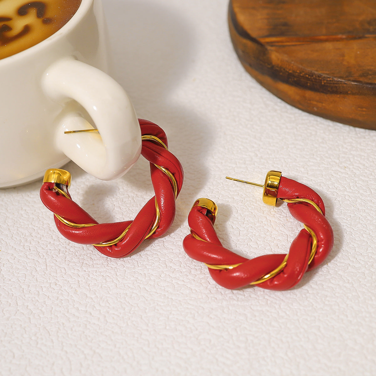 Wholesale 18K Gold-plated Titanium Steel Twist Pattern C-shaped Stud Earrings