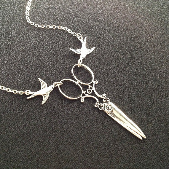 Gothic punk big swallow scissor pendant necklace