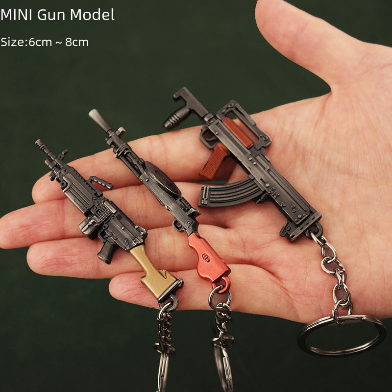 Wholesale Mini Metal Gun Model Keychain P90 S686 Dp-28 Alloy Pendant Small Decorative Toy Office Culture Metal Crafts