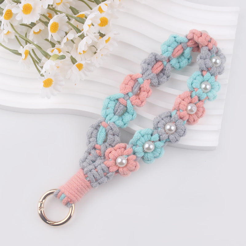 Wholesale pure hand-woven daisy pearl keychain