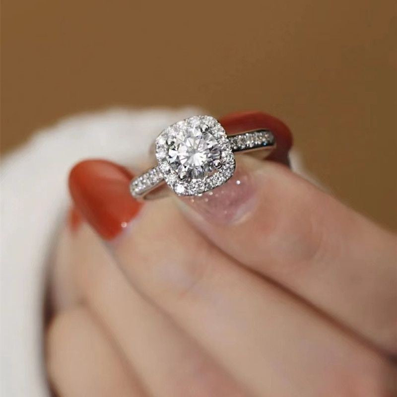 Wholesale Simulated Moissanite Round and Square One Carat Ring