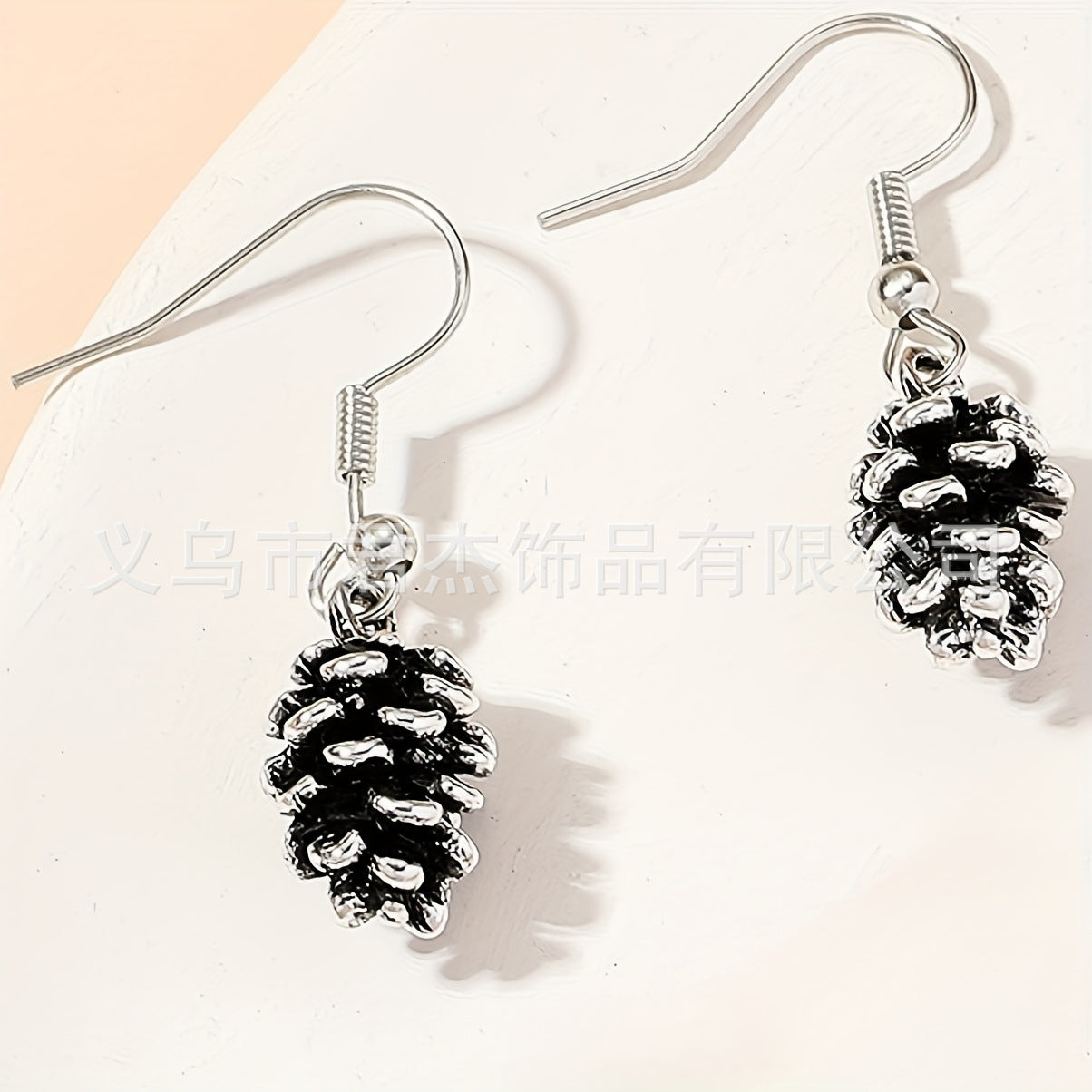 Wholesale Alloy chain pine cone necklace choker necklace