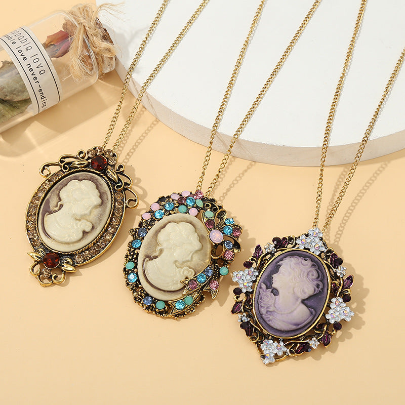 Wholesale Vintage Statue Hollow Pendant Alloy Diamond Necklace