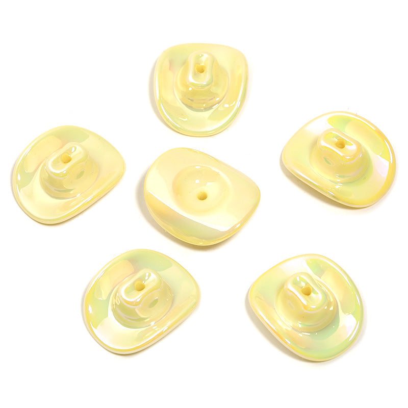 Wholesale Random 100pcs/pack  Acrylic Western Cowboy Hat Perforated Beaded Hat  3D Focal Beads