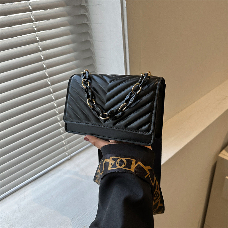 Wholesale Simple and Fashionable Wide Band Letter Shoulder Small Square Bag