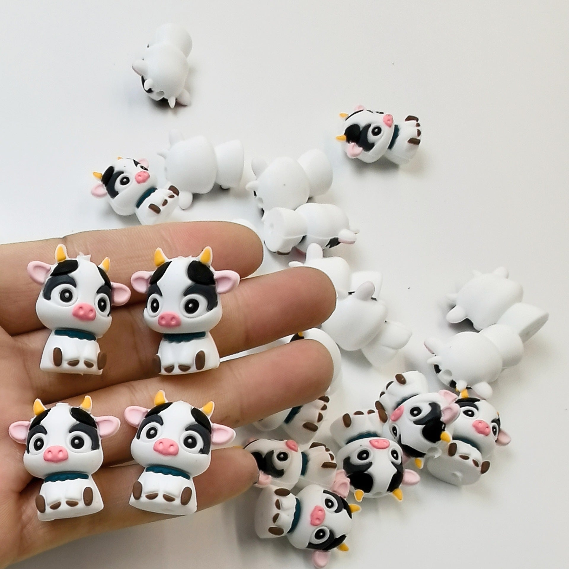 Wholesale 10pcs Cute black and white cow cartoon 3D Focal Beads