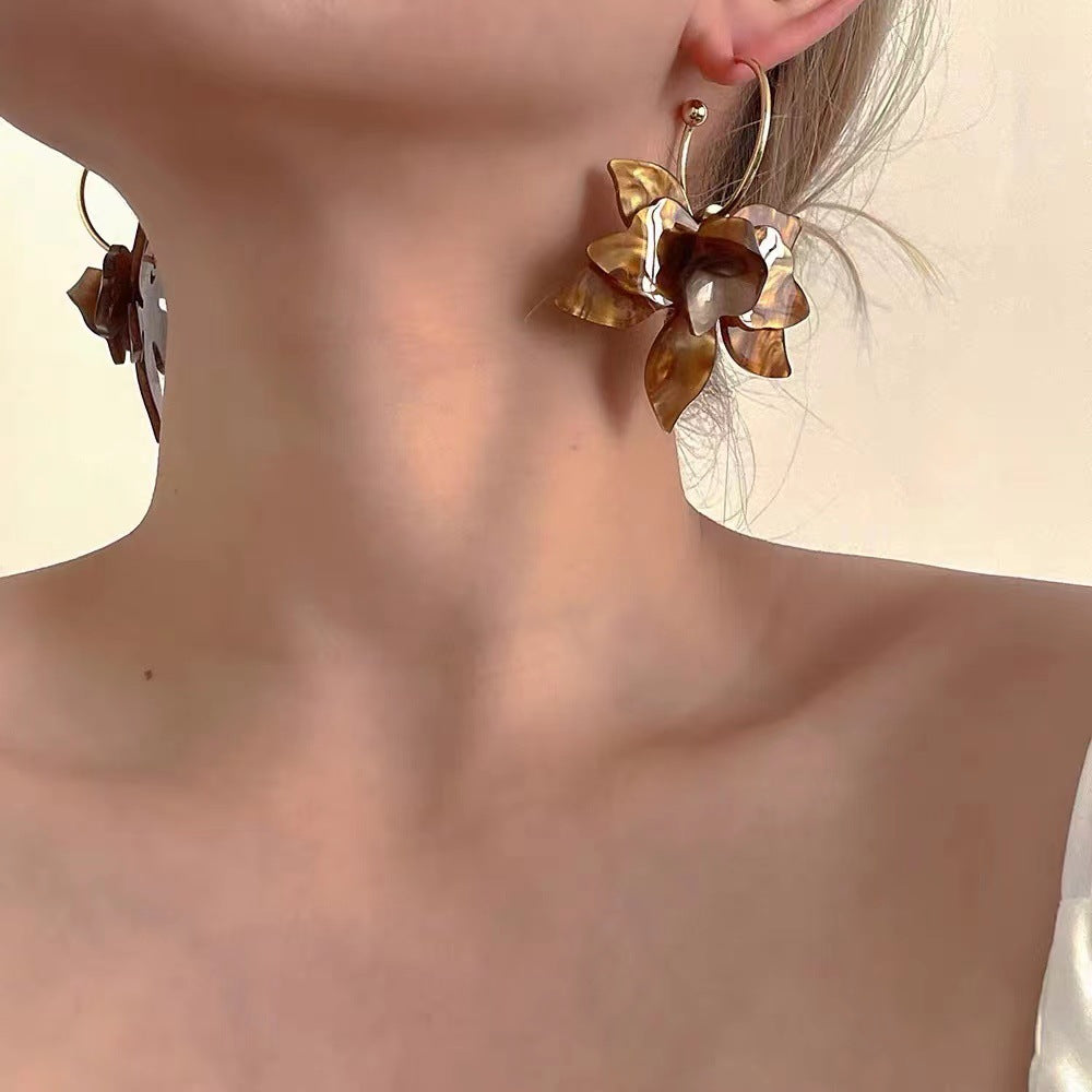 Wholesale Gardenia White Coffee French Retro Flower Earrings