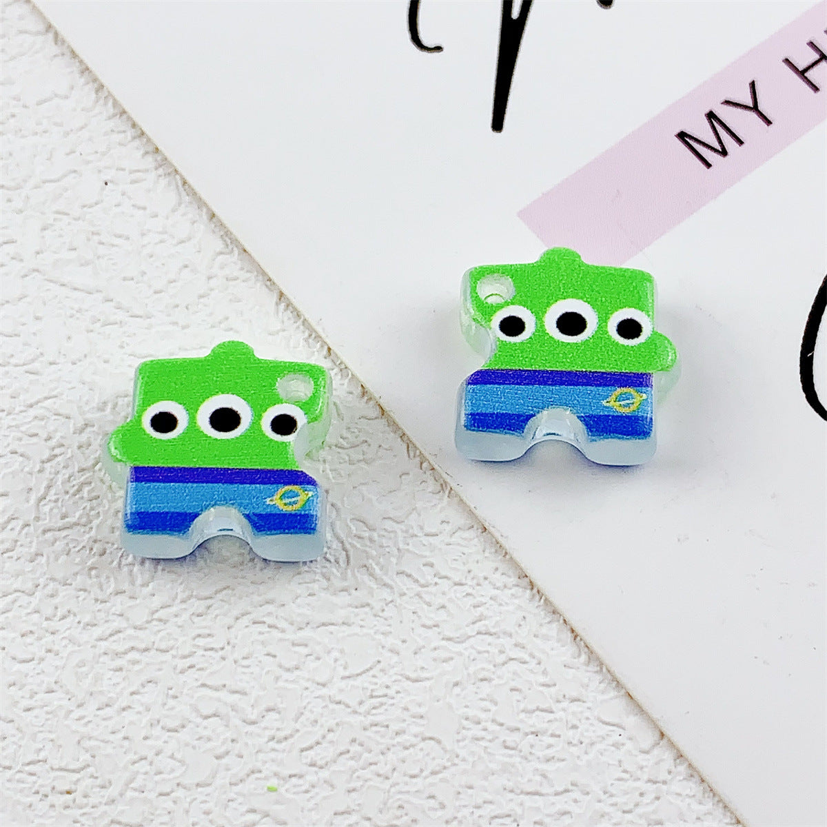 Wholesale 10pcs double-sided printed cartoon pig puzzle acrylic beads OLY Exclusive