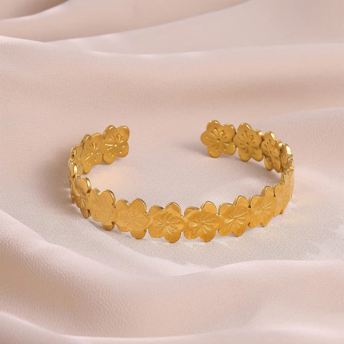 Wholesale personality exaggerated opening Stainless steel bracelet wide version jewelry