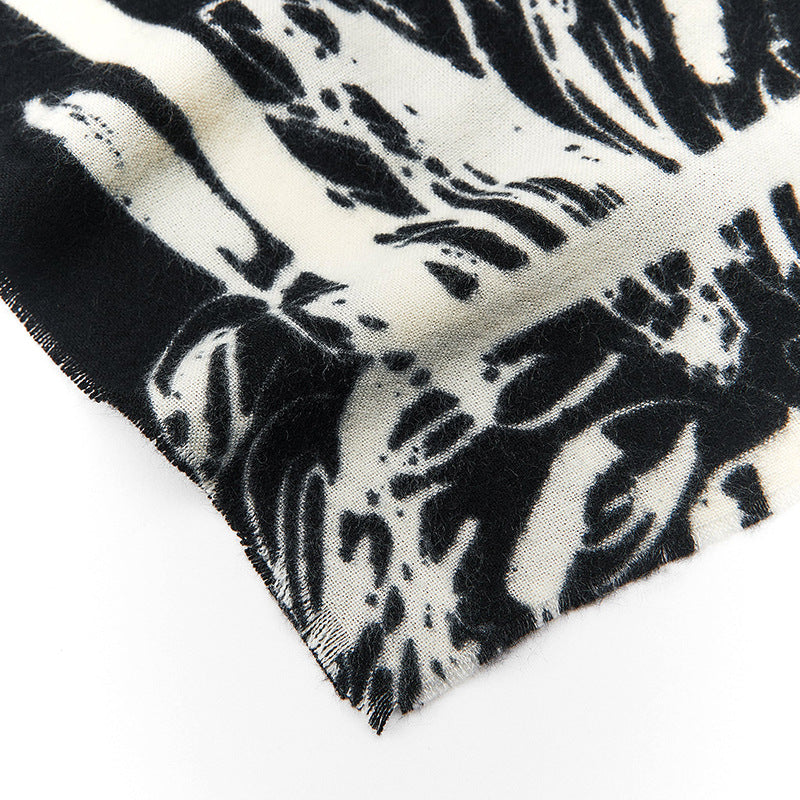 Wholesale Black and White Printed Imitation Cashmere Scarves
