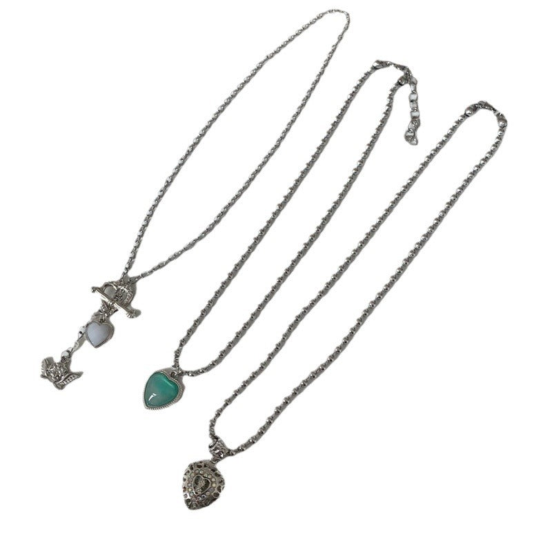 Wholesale Angel jelly love hollow diamond heart necklace titanium steel fashionable clavicle chain for women