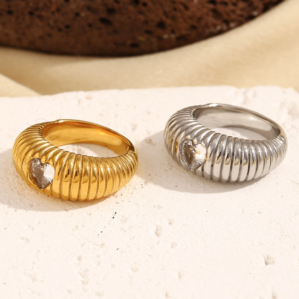 Wholesale Threaded stainless steel heart-shaped zircon ring