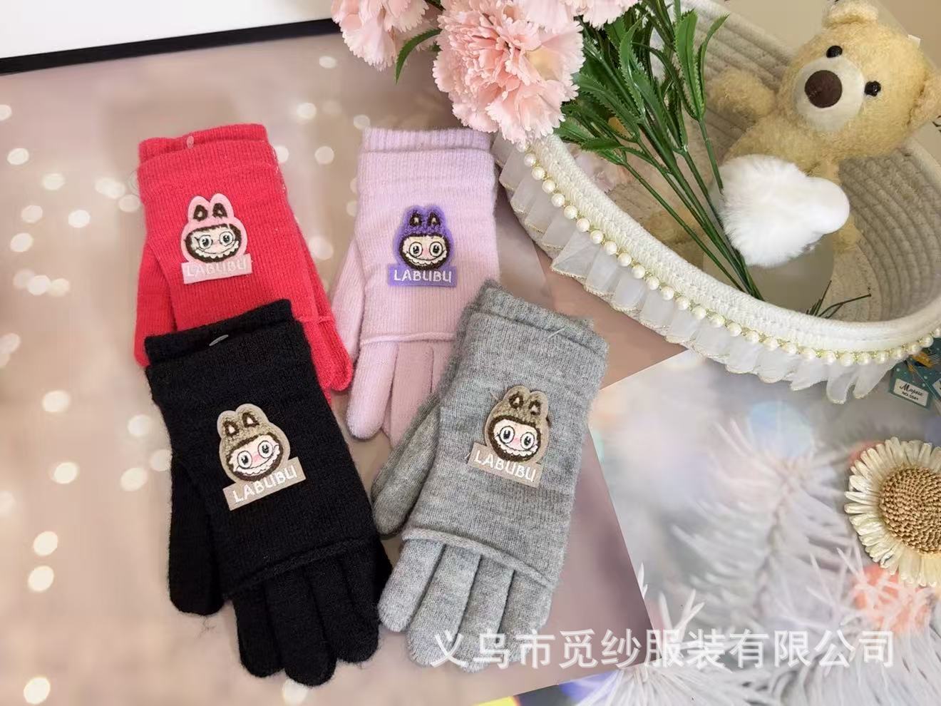 Wholesale Cute Cartoon Pattern Winter Knitted Gloves