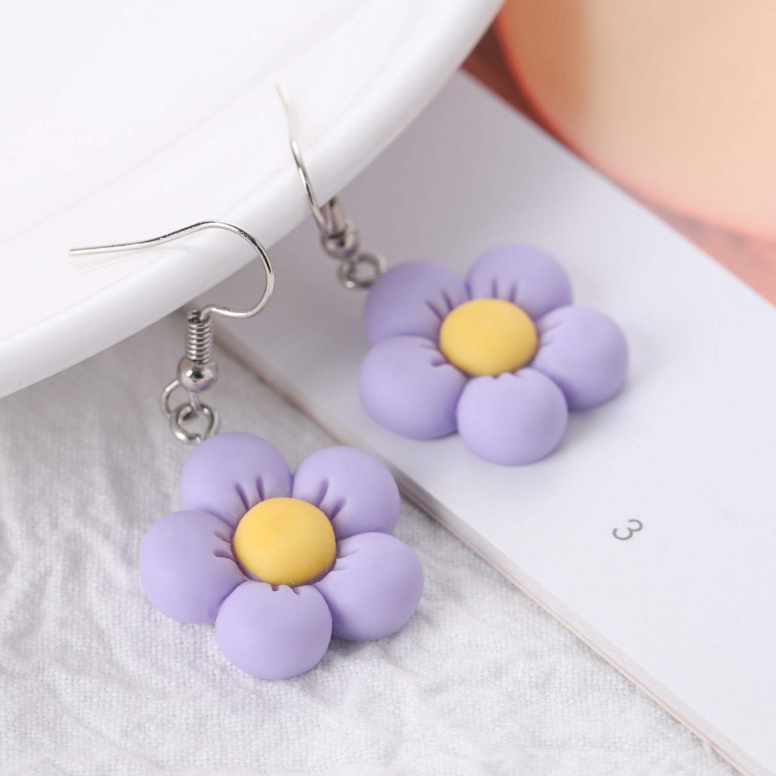 Wholesale Hot Sale Sweet Cute Little Fresh Candy Small Flower Green Flower Earrings