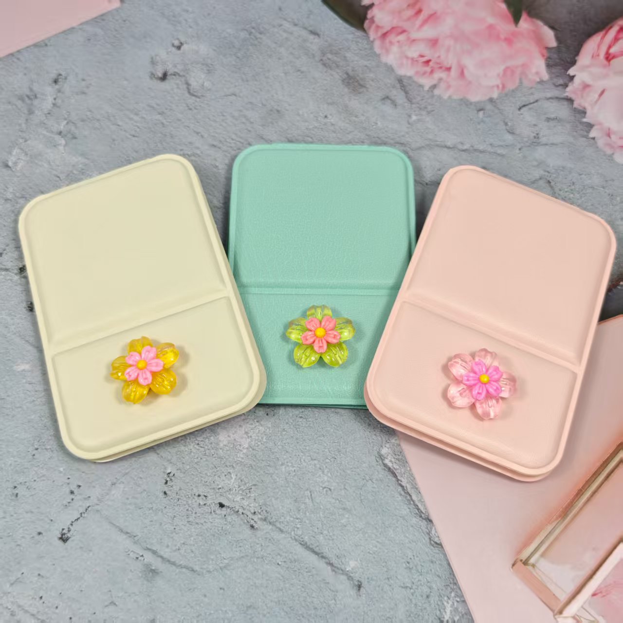 Wholesale Bow shaped folding makeup mirror