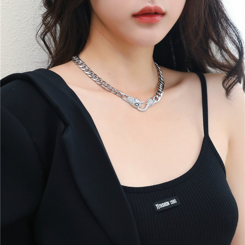 Wholesale Gold Tone Electroplated Alloy Snake Necklace Retro Snake Pendant Choker Trendy Fashion Accessory For Women