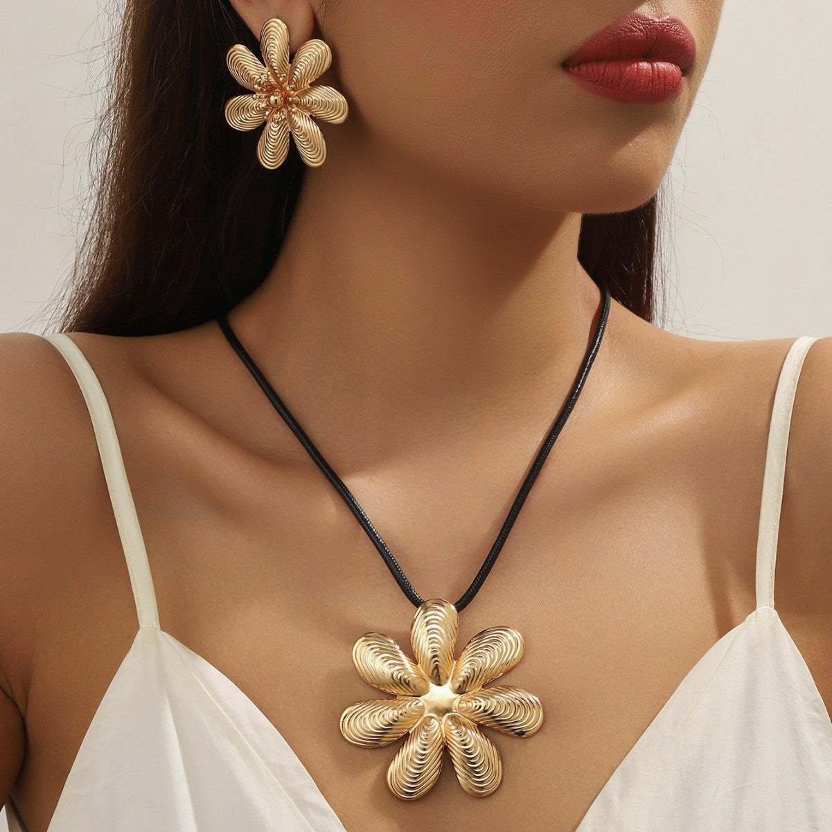 Wholesale Women's jewelry pendant simple temperament necklace