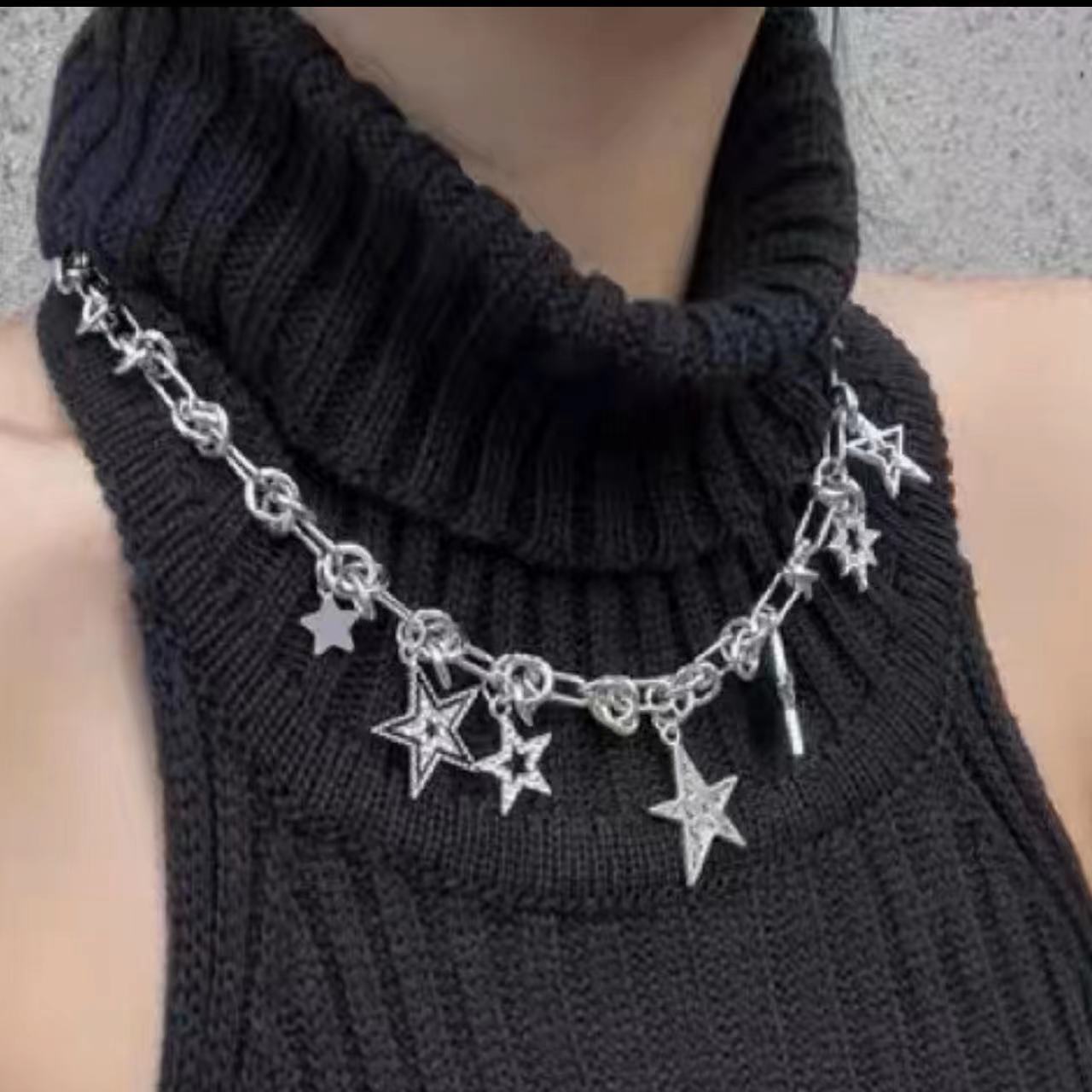 Wholesale Vintage metal necklace with zircon five-pointed star
