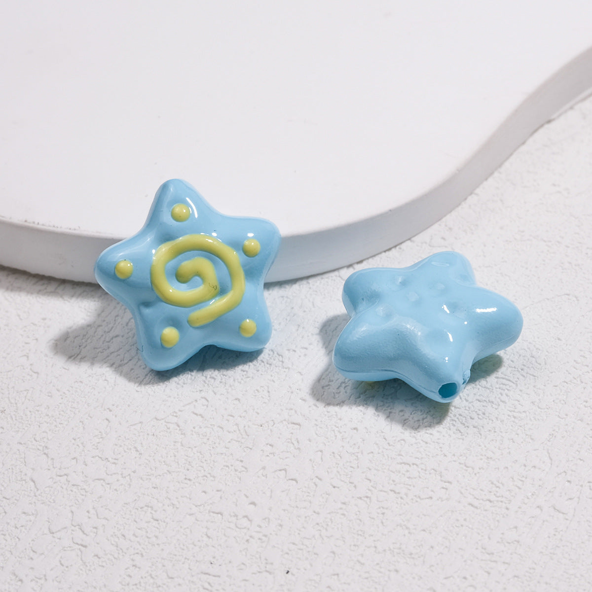 Wholesale 20pcs Cartoon starfish perforated Acrylic Beads