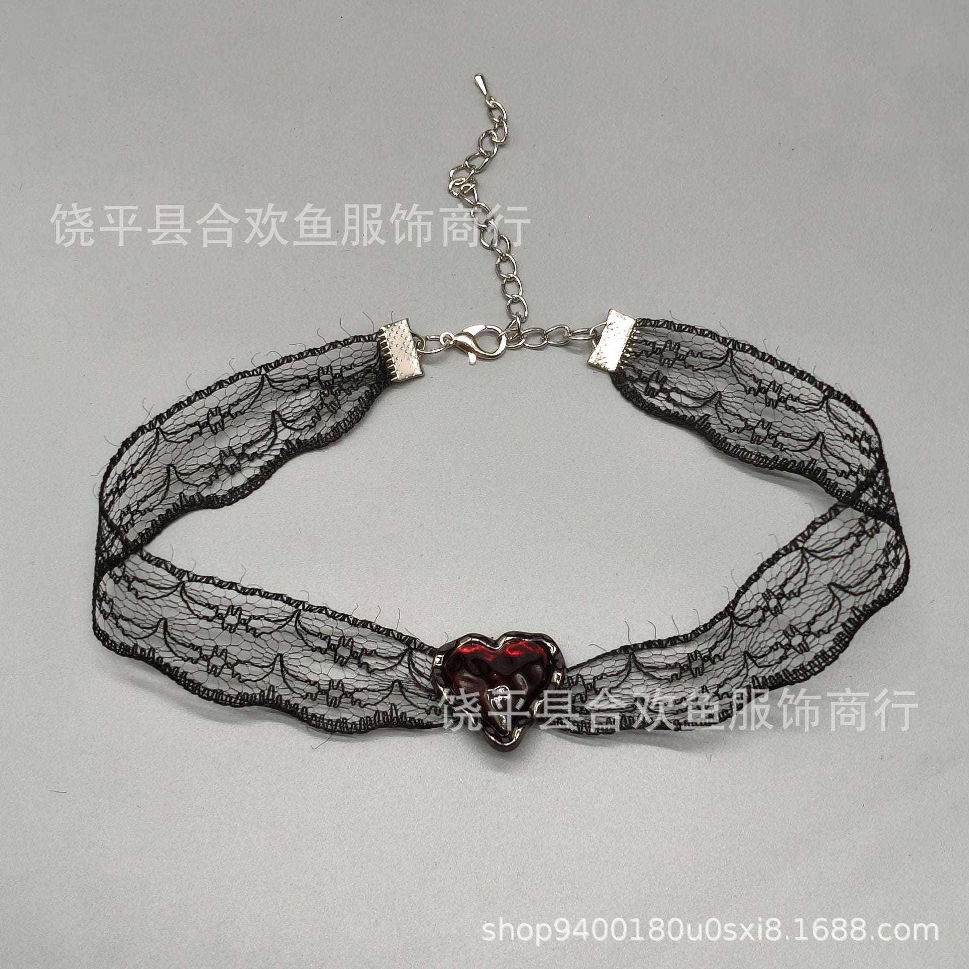 Wholesale Hollow out red lace heart-shaped collarbone chain