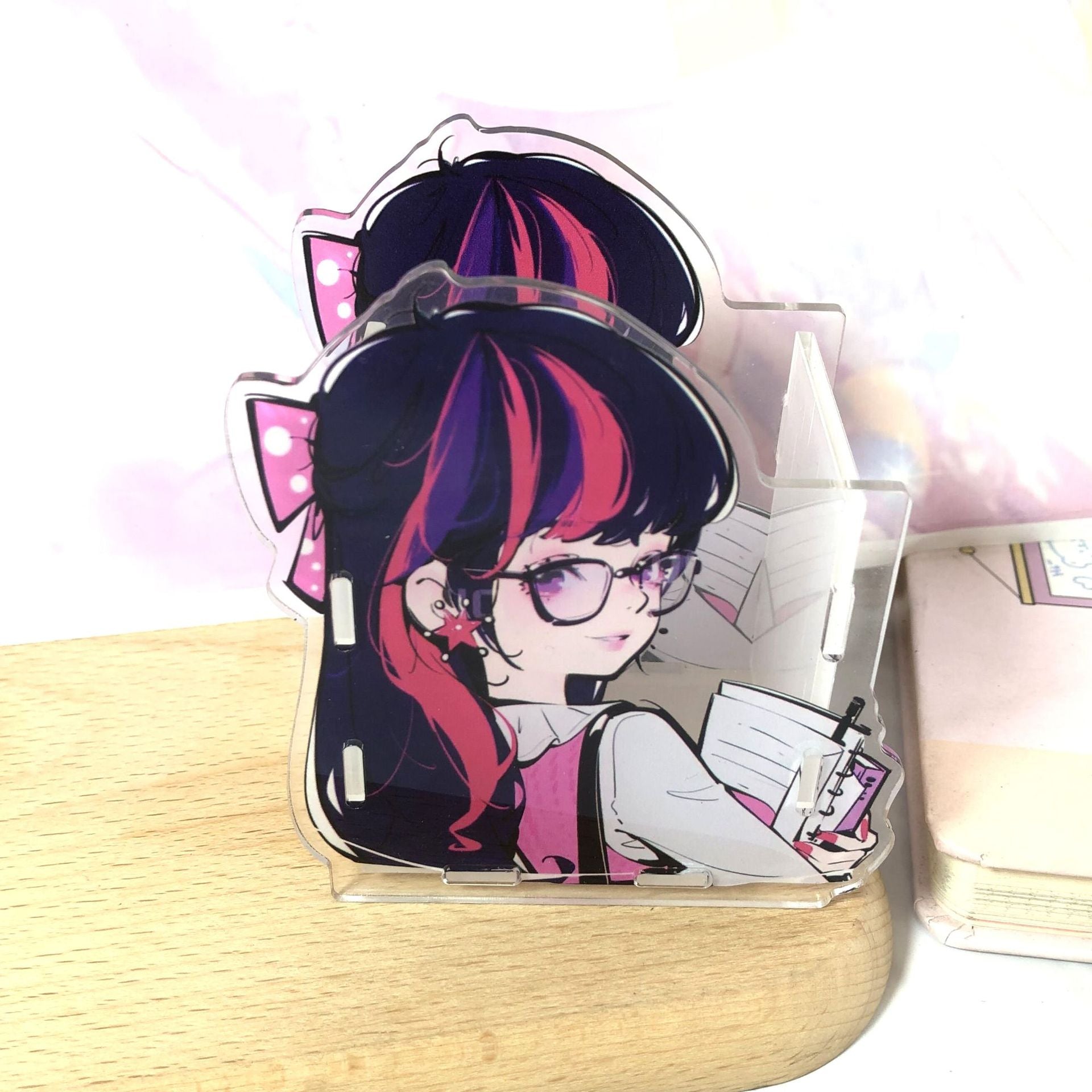Wholesale  Creative Cute Cartoon Acrylic Pen Holder  OLY Exclusive
