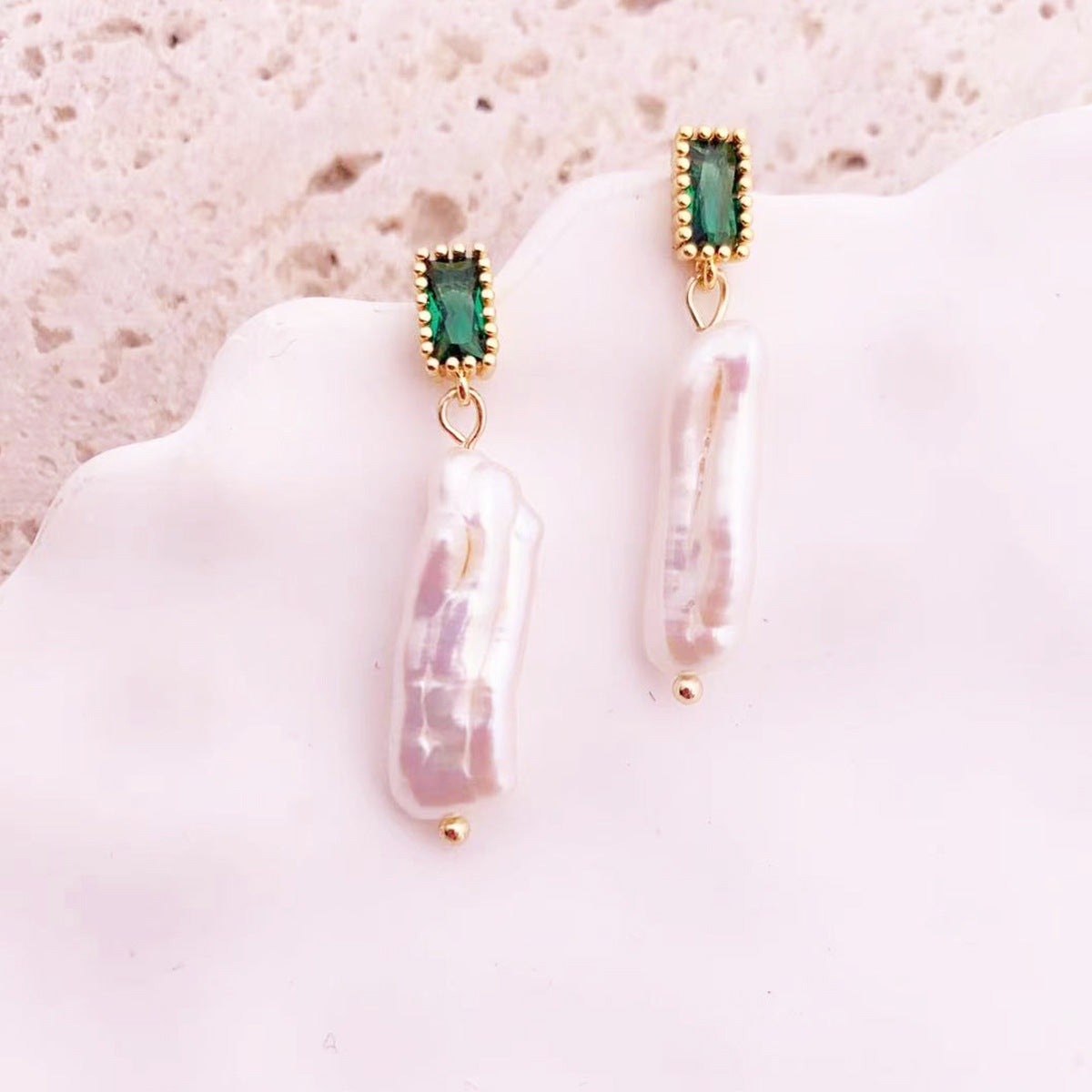 Wholesale Vintage Freshwater Pearl Baroque Irregular Emerald Earrings
