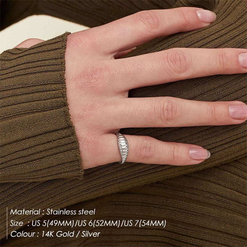 Wholesale Stainless steel gold-plated simple fashion style couple ring