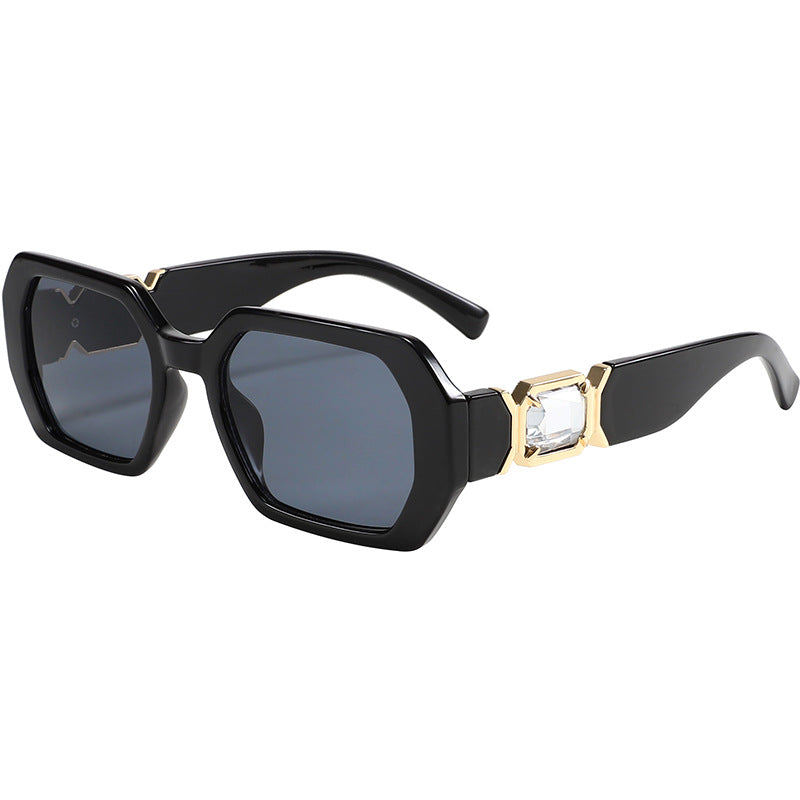 Wholesale  Women' s Ocean Ribbon Diamond Sunglasses Fashion Box Party Sunglasses