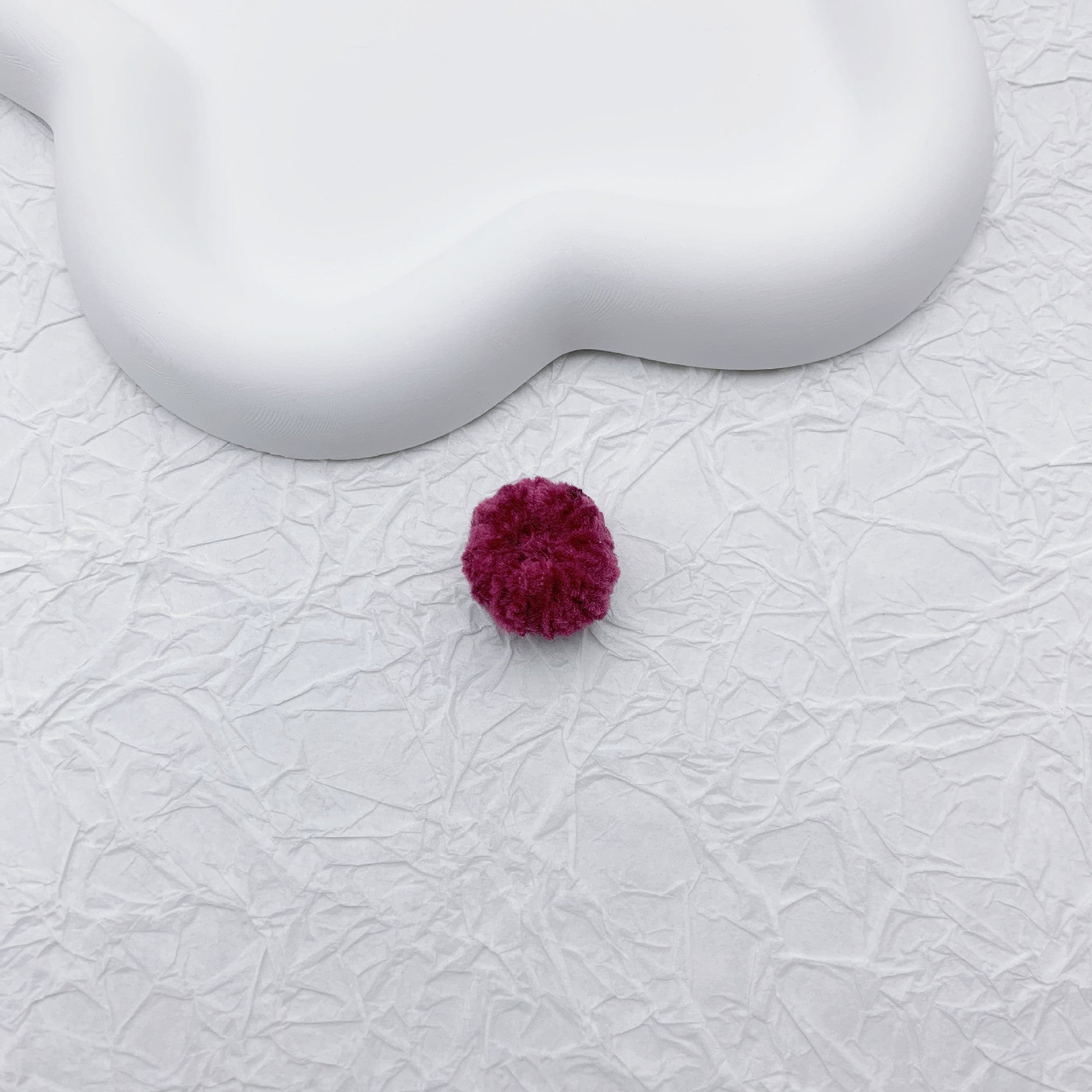 Wholesale 100pcs Autumn and Winter Retro Handmade Candy Color Plush Perforated DIY Yarn Ball