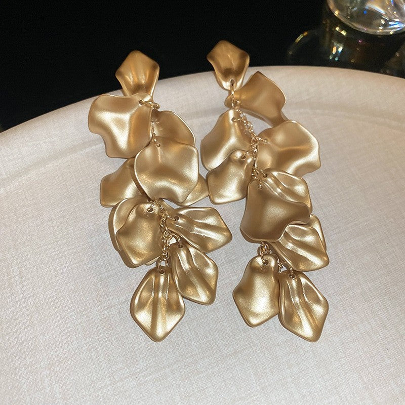 Wholesale Blue Enamel Flower Earrings For Women Pearl Accent Fashion Jewelry Accessory Party Casual Wear Resale