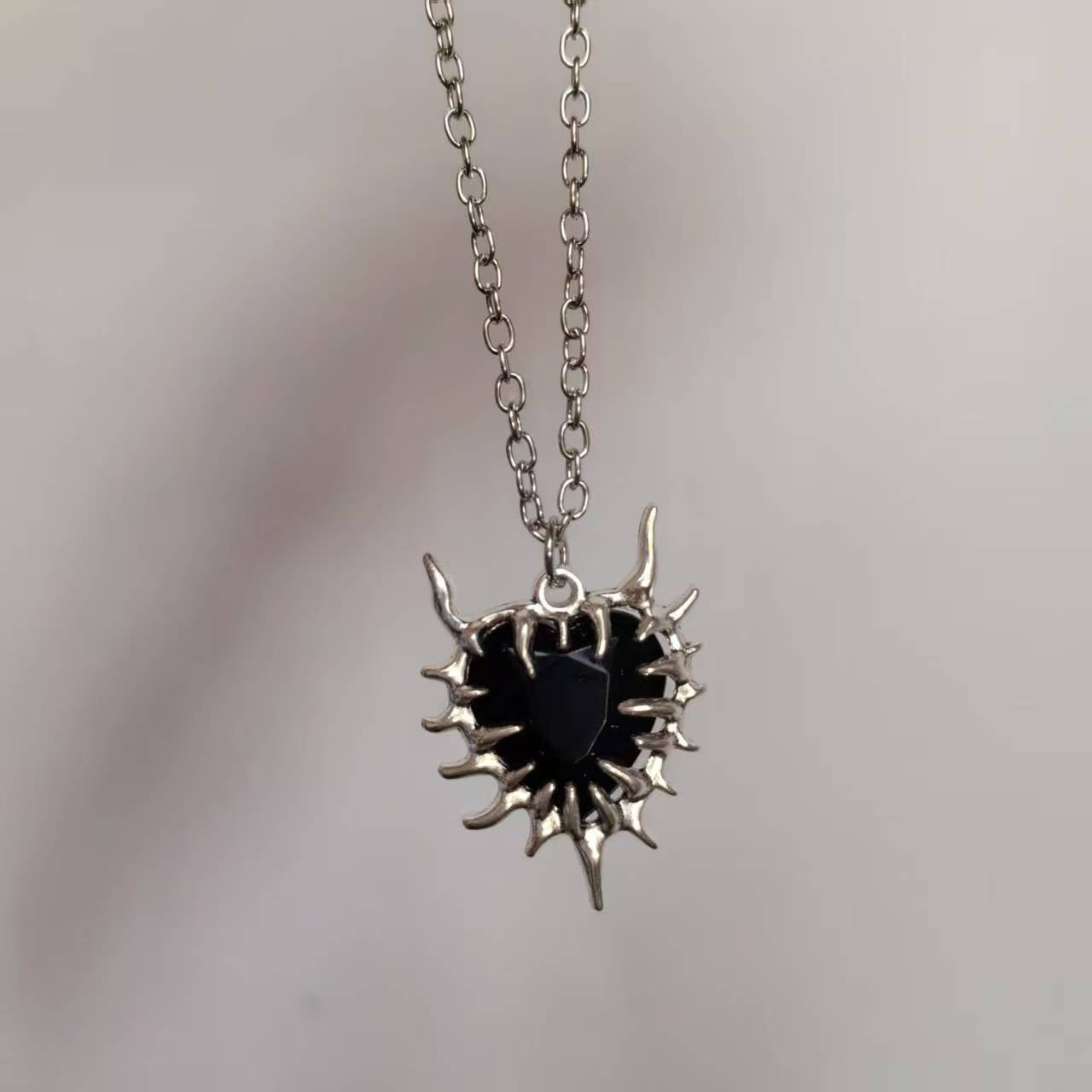 Wholesale Heart of Thorns Personalized Dark Gothic Necklace